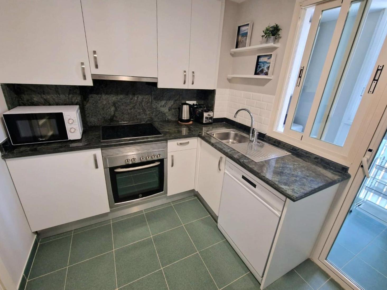 Apartamento Sol Y Mar Apartment *